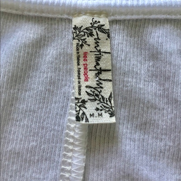 ❌SOLD❌Free People White V Neck Tee - Picture 2 of 5